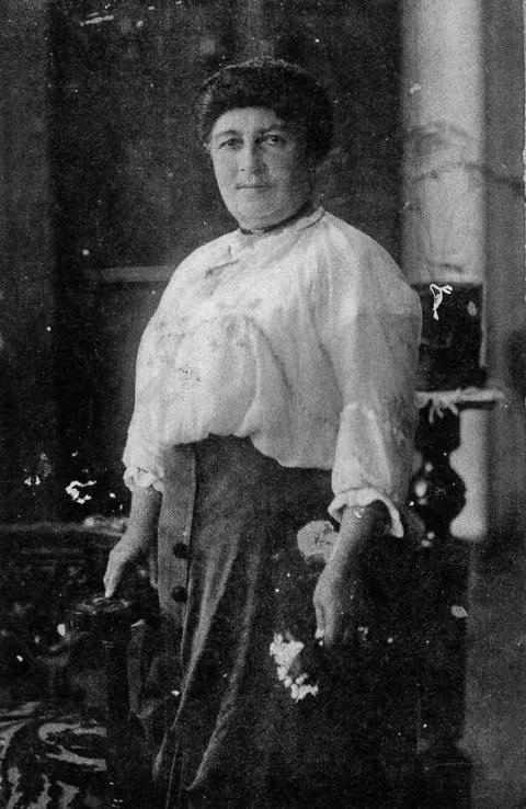 Amélia Braga, foto de 1904