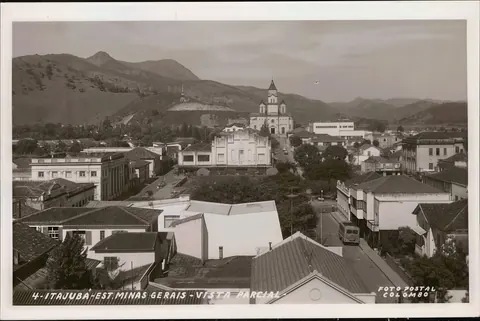 Vista da Matriz e Cine Apolo nos anos 1950