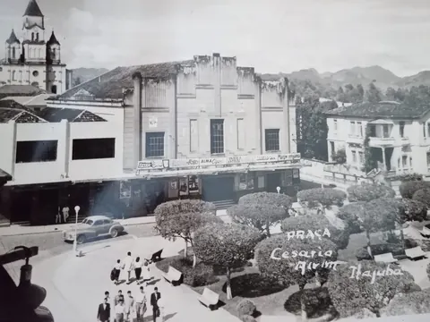 Apollo em 1950 na Praça Cesário Alvim
