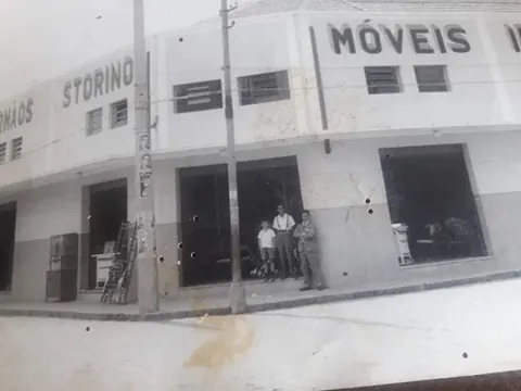 Móveis Irmãos Storino, onde posteriormente seria o Cine Alvorada