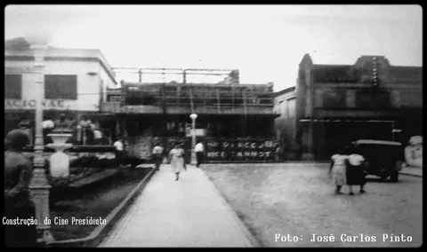 Construção do Cine Presidente em 1958