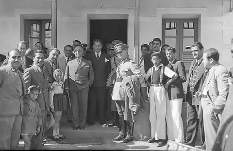 Visita de Getúlio Vargas a Fábrica de Armas