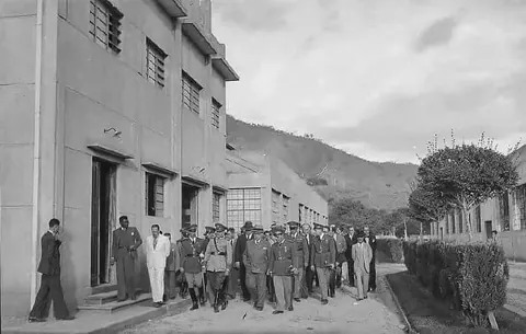Visita de Getúlio Vargas a Fábrica de Armas em 1939 8