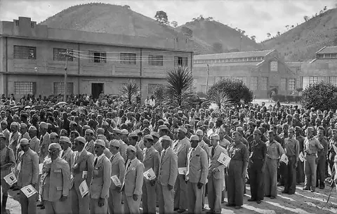 Visita de Getúlio Vargas a Fábrica de Armas em 1939 9
