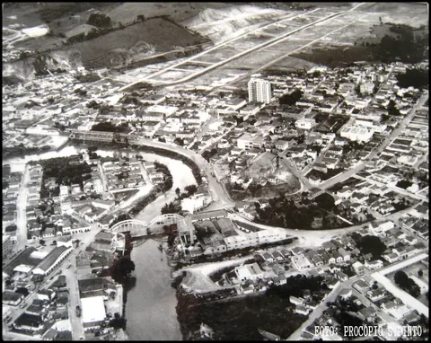 Visão aérea de Itajubá nos anos 1970