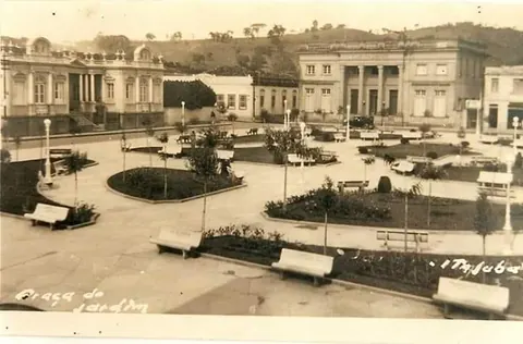 Praça Cesário Alvim nos anos 1950