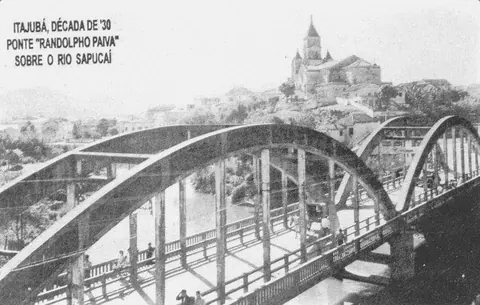 Ponte dos Arcos e igreja Matriz ao fundo