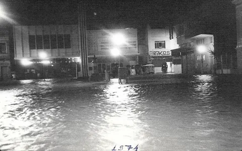 Enchente de 1974 na Praça Wenceslau Braz
