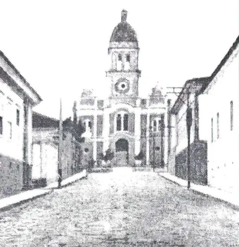 4º igreja Matriz da Paróquia de N.S. da Soledade, construída por Moysés Luigi, durante o paroquiato do Cônego José Salomon.