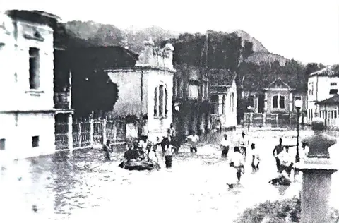 Enchente de 1945 na Praça Wenceslau Brás