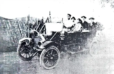Um dos primeiros automóveis chegados a Itajubá