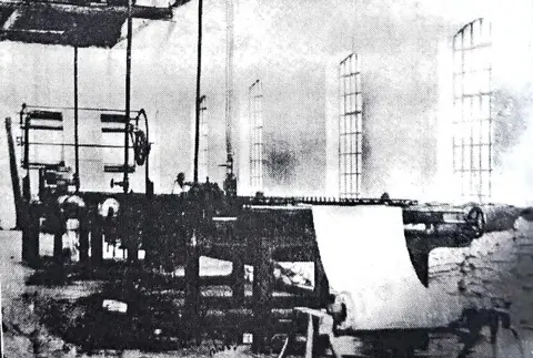 Sala de máquinas para esticar panos da Fábrica Codorna