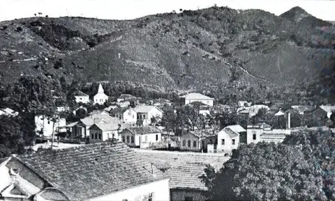 Trecho da Rua Cel. Joaquim Francisco e Capela dos Remédios (Colégio das Irmãs)
