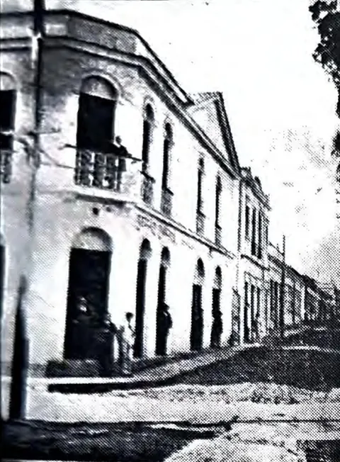 Banco de Itajubá e Rua Silvestre Ferraz