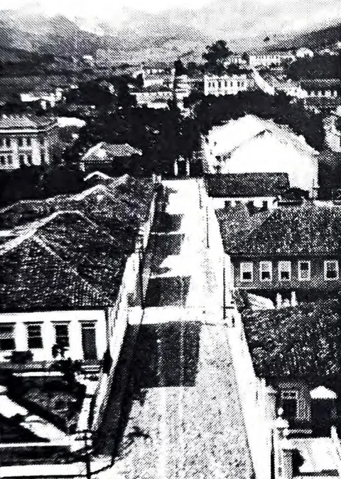 Rua Cel. Rennó vista da torre da Matriz