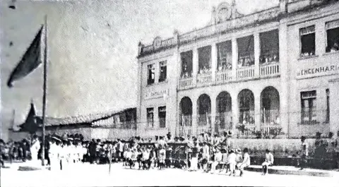 4º BATALHÃO DE ENGENHARIA quando ainda alojado provisoriamente no prédio do Asilo N.S. da Soledade