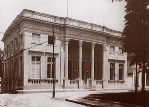 Nova e atual fachada do Clube Itajubense