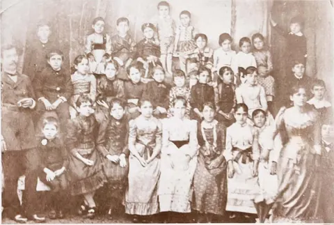 Grupo de alunas do Colégio Sagrado Coração de Jesus