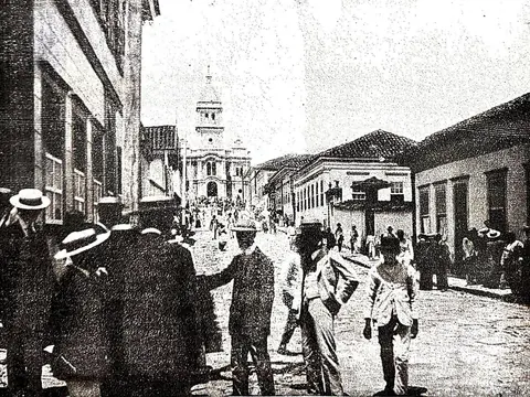 Matriz, à hora da saída da missa