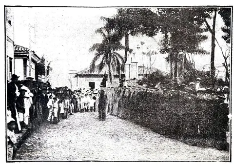 Ginásio de Itajubá. Alunos em parada militar, solenizando o “7 de setembro”