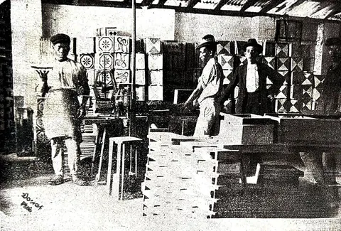 Interior de uma das salas da Fabrica de Ladrilhos, Mosaicos e Telhas de cimento comprimido