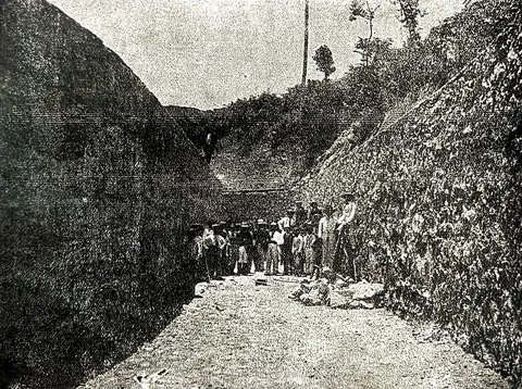 Usina elétrica de Itajubá (Companhia Industrial Sul-Mineira) - Interior-do grande canal.