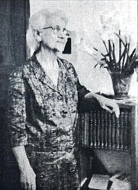 D. Isaura Santos