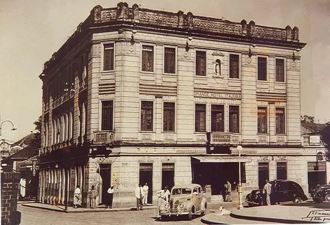 Grande Hotel - Praça Teodomiro Santiago