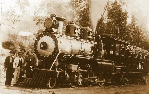 Recordação da Estrada de Ferro. A locomotiva nº 160, ainda no tempo da R.S.M. (Rede Sul-Mineira)