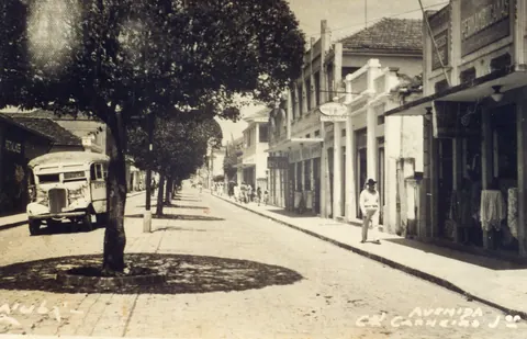 Av. Cel. Carneiro Jr. - Rua Nova.