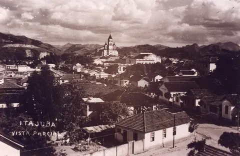 Vista parcial de Itajubá, da Av. Cesário Alvim.