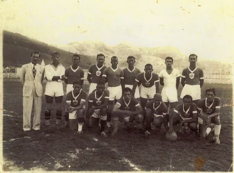 Time de futebol da Fábrica de Armas de 1937