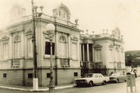 Palacete de D. Amélia Braga na Praça Teodomiro Santiago