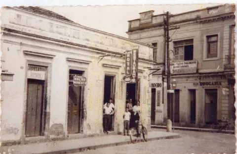 Sapataria Rimon e Café Royal
