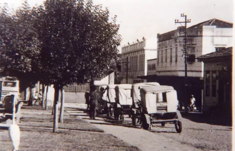 Praça Adolfo Olinto de Charretes de aluguel