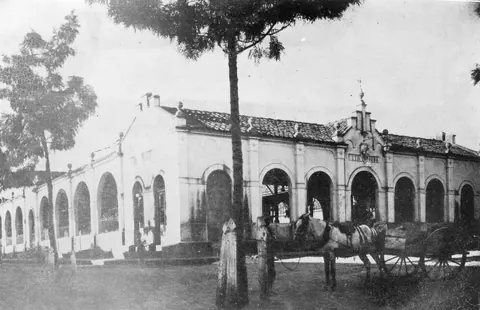 Antigo Mercado Municipal de Itajubá, na praça Adolpho Olyntho