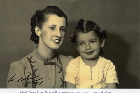 Salomé Vianna Braga (Dona Salô), saudosa artista e seu filho José Lívio
