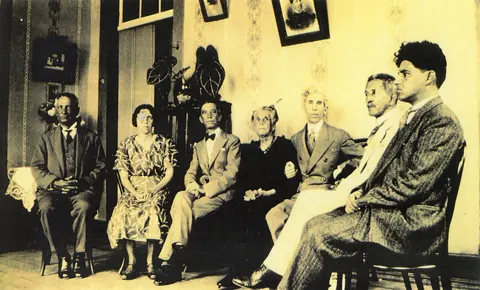 Theodomiro Carneiro Santiago e D. Lucinda Guimarães Pereira Santiago e mais 5 pessoas