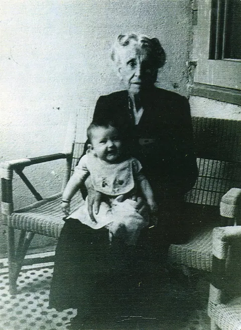Dona Lucinda Guimarães Pereira Santiago, mãe do Theodomiro Carneiro Santiago